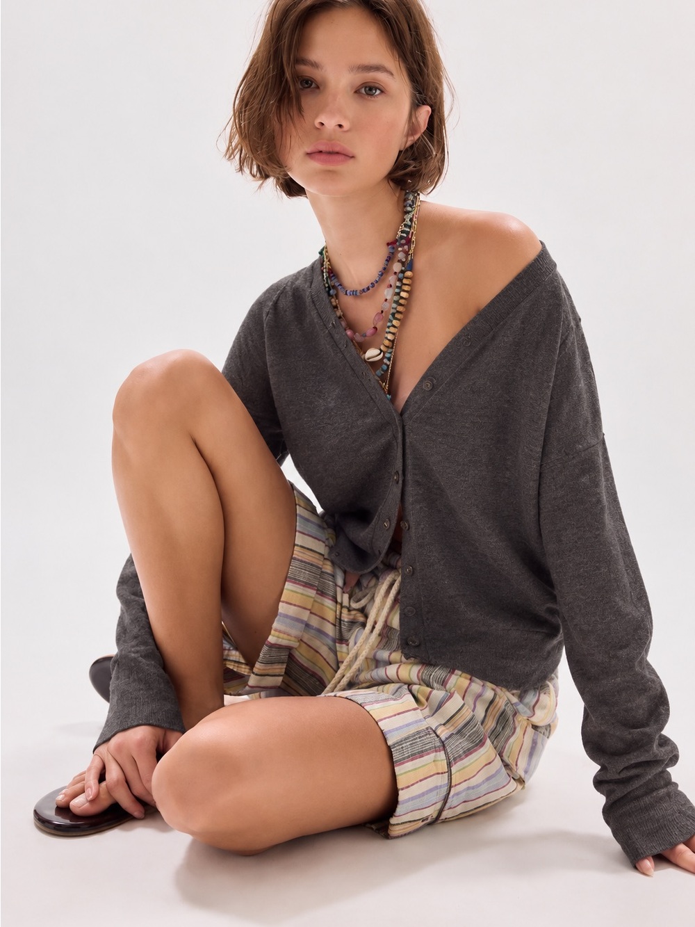 199. Merino wool 💯 Charcoal Button-Front Lightweight Cardigan
